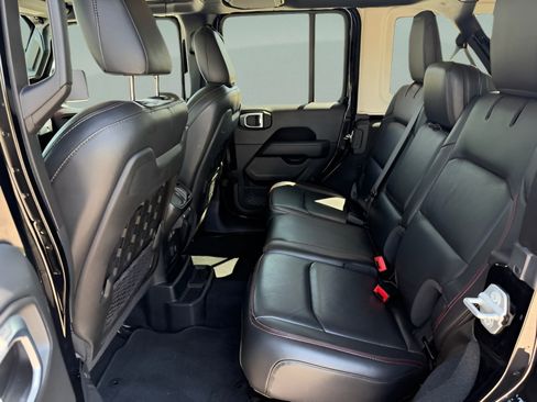Used 2020 Jeep Wrangler Unlimited Rubicon w/ Uconnect 4C Nav & Sound Group AWD/4WD image 26