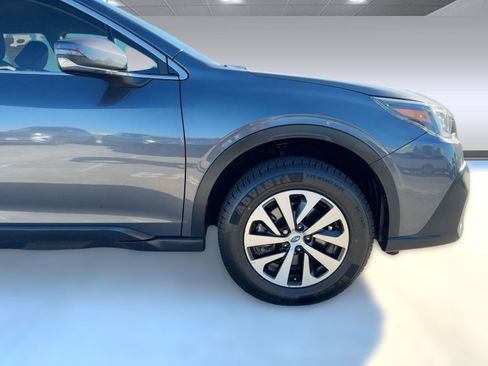 Used 2022 Subaru Outback Premium image 12