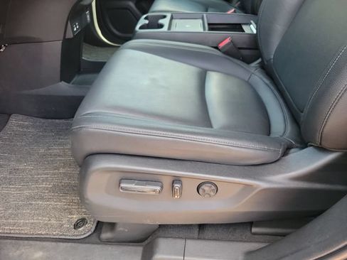 Used 2025 Honda Odyssey EX-L image 14