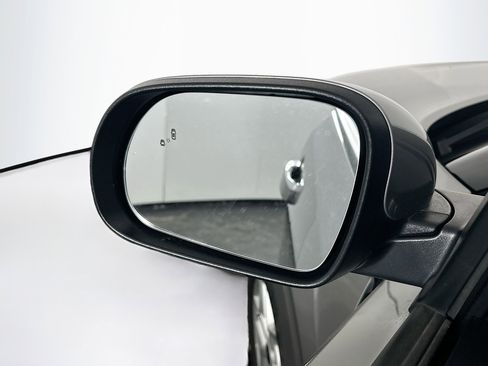 Used 2025 Kia Soul LX w/ LX Technology Package FWD image 16
