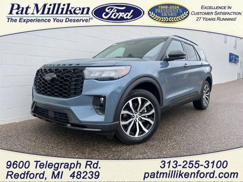 Certified 2025 Ford Explorer ST-Line image 1