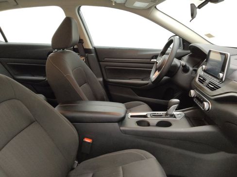 Used 2025 Nissan Altima 2.5 SV FWD image 21