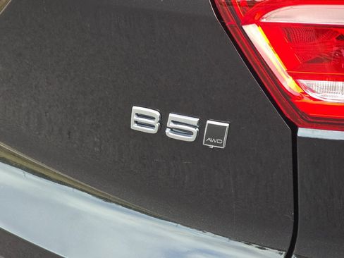 Used 2024 Volvo XC40 B5 Plus w/ Protection Package Premier AWD/4WD image 33