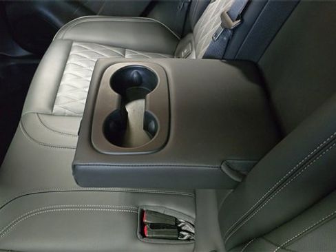 Used 2023 Buick Envision Avenir image 16