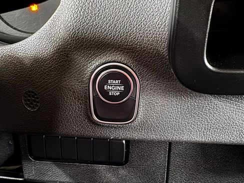 Used 2020 Mercedes-Benz Sprinter 3500 image 22