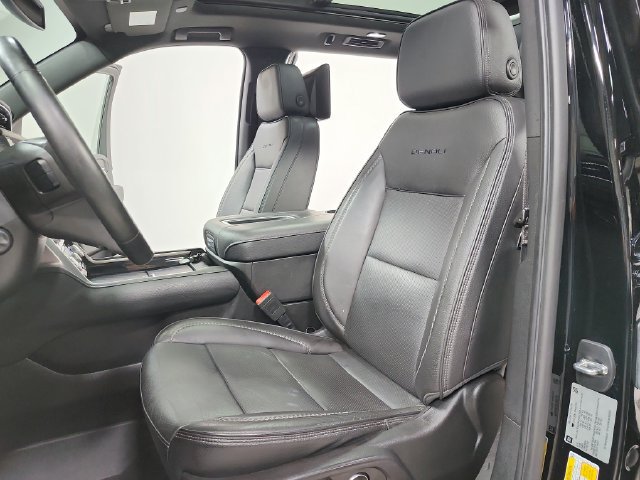 Used 2023 GMC Yukon Denali w/ LPO, Floor Liner Package AWD/4WD image 19
