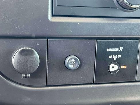 Used 2024 Chevrolet Express 2500 w/ Driver Convenience Package RWD image 28