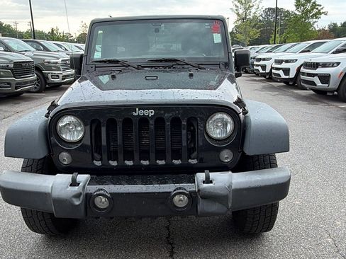Used 2018 Jeep Wrangler Unlimited Sport S AWD/4WD image 3