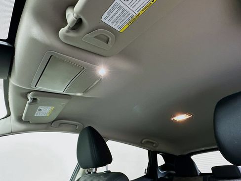 Used 2021 Nissan Rogue Sport SV FWD image 11