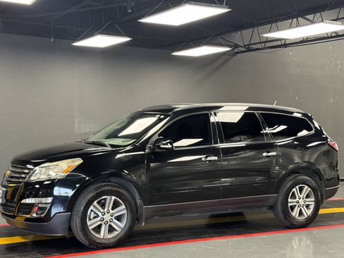 Used 2016 Chevrolet Traverse LT FWD image 1