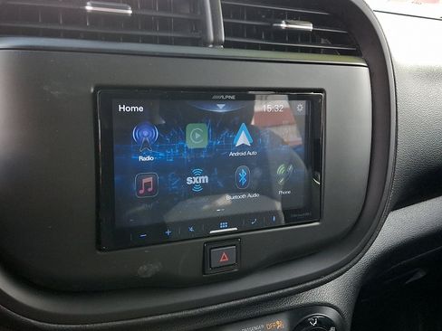 Used 2022 Kia Soul LX w/ Technology Package FWD image 6