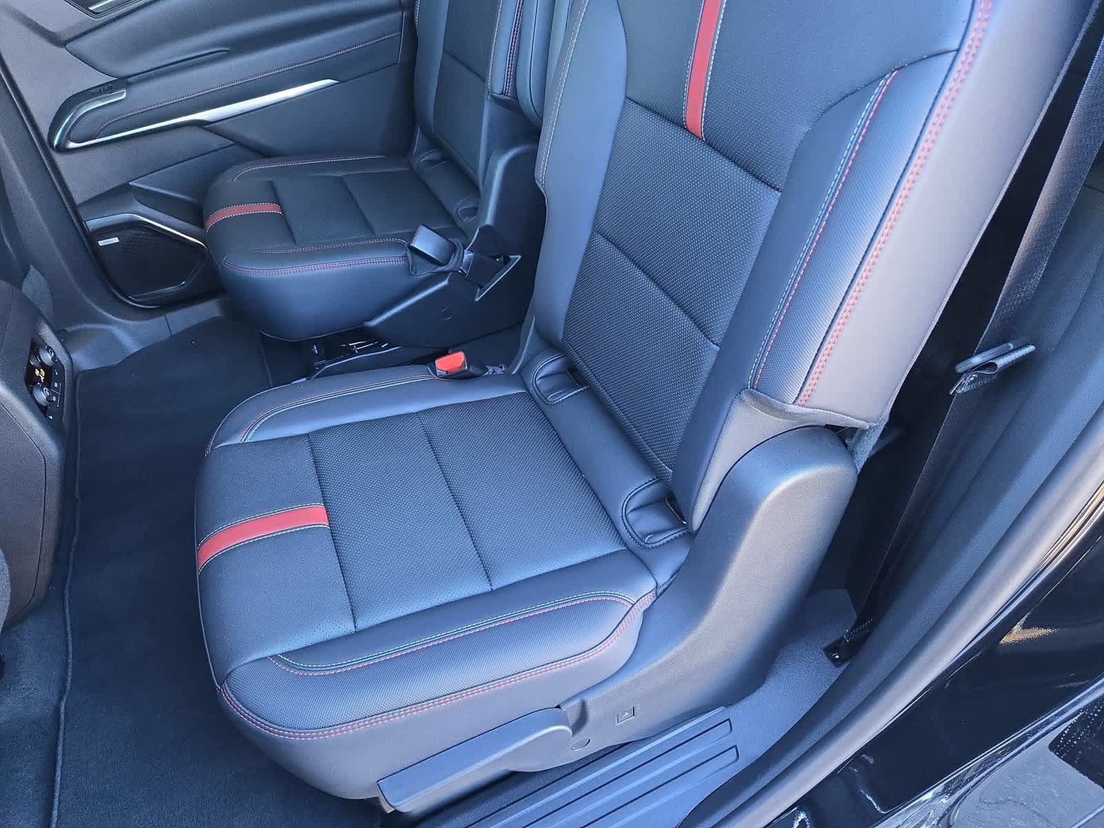 Used 2026 Chevrolet Traverse RS FWD image 20