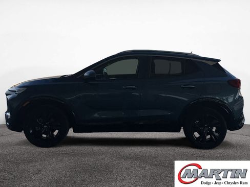 Used 2024 Buick Encore GX Sport Touring FWD image 2