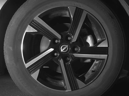 Used 2025 Nissan Sentra SV FWD image 13