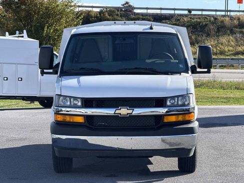 New 2025 Chevrolet Express 3500 w/ Power Convenience Package RWD image 17