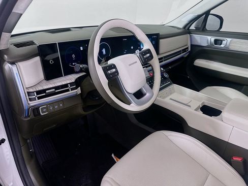 Certified 2025 Hyundai Santa Fe Calligraphy image 9