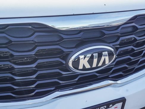 Used 2019 Kia Sorento AWD V6 image 12