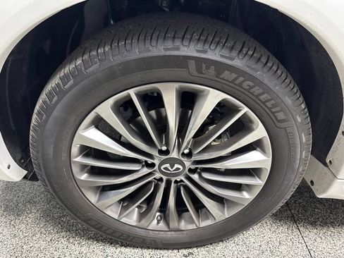Used 2021 INFINITI QX80 Sensory w/ All-Season Package AWD/4WD image 3
