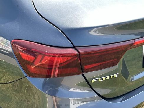 Used 2019 Kia Forte LXS FWD image 7