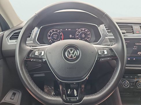Used 2019 Volkswagen Tiguan SEL AWD/4WD image 29