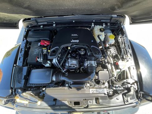 Used 2019 Jeep Wrangler Unlimited Rubicon image 30