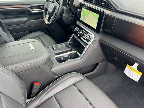 New 2026 GMC Sierra 3500 Denali w/ Denali Reserve Package AWD/4WD image 12