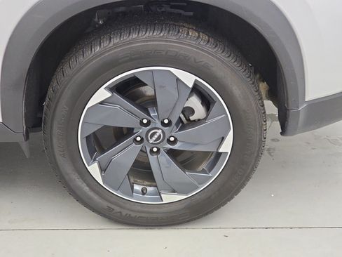Certified 2024 Nissan Rogue SV AWD/4WD image 33