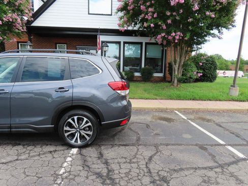 Used 2022 Subaru Forester Limited AWD/4WD image 4