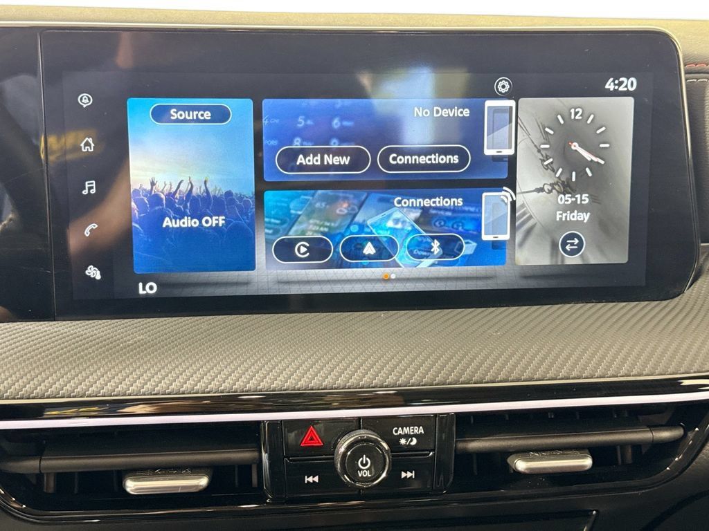 Used 2025 Nissan Kicks SR w/ Illumination Package AWD/4WD image 14