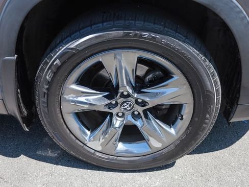 Used 2017 Toyota Highlander Limited Platinum AWD/4WD image 13