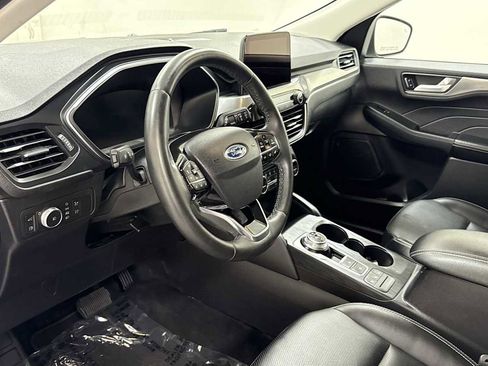 Used 2021 Ford Escape Titanium image 12