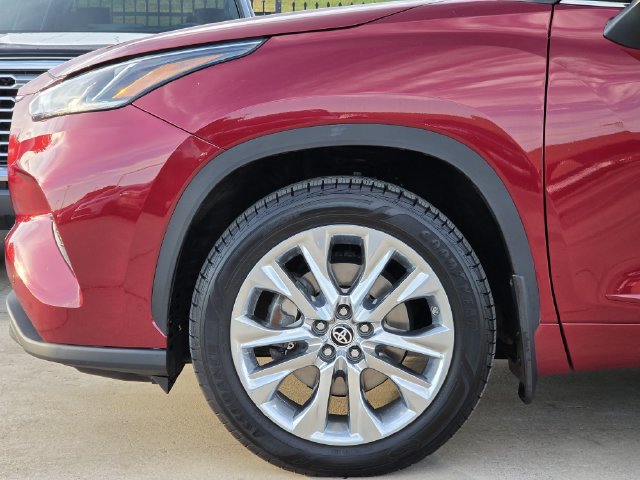Used 2023 Toyota Highlander Limited AWD/4WD image 7