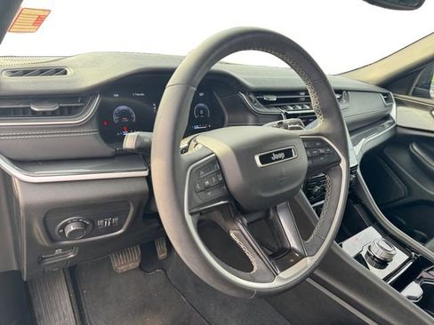 Certified 2023 Jeep Grand Cherokee L Laredo AWD/4WD image 20