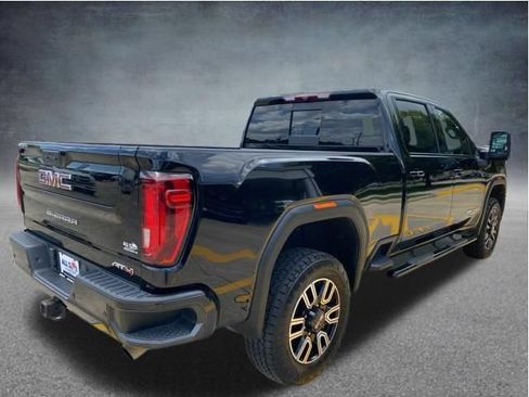 Used 2022 GMC Sierra 2500 AT4 w/ AT4 Preferred Package AWD/4WD image 8