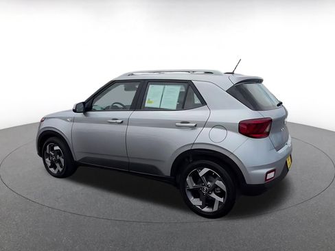 Used 2026 Hyundai Venue SEL FWD image 10