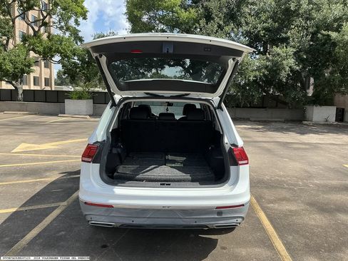 Used 2018 Volkswagen Tiguan SEL Premium FWD image 10