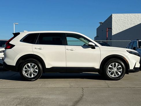 Used 2025 Honda CR-V LX image 2