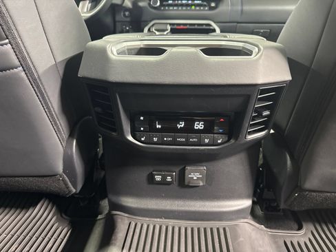 Used 2025 Toyota Sequoia Platinum AWD/4WD image 18