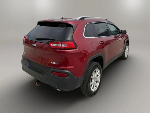 Used 2017 Jeep Cherokee Latitude w/ Cold Weather Group AWD/4WD image 7