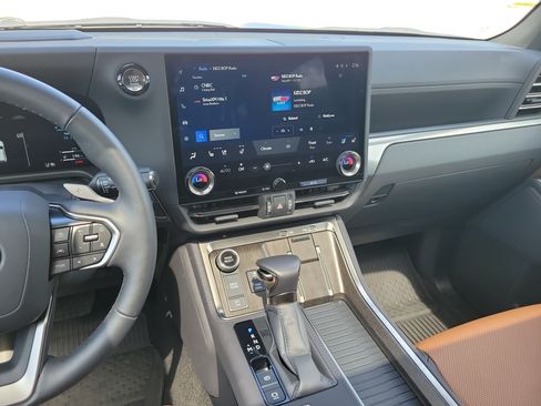 Used 2025 Lexus GX 550 w/ Accessory Package (2T) AWD/4WD image 21