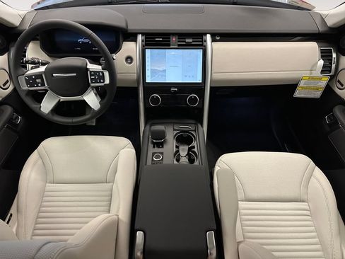 New 2026 Land Rover Discovery S AWD/4WD image 10