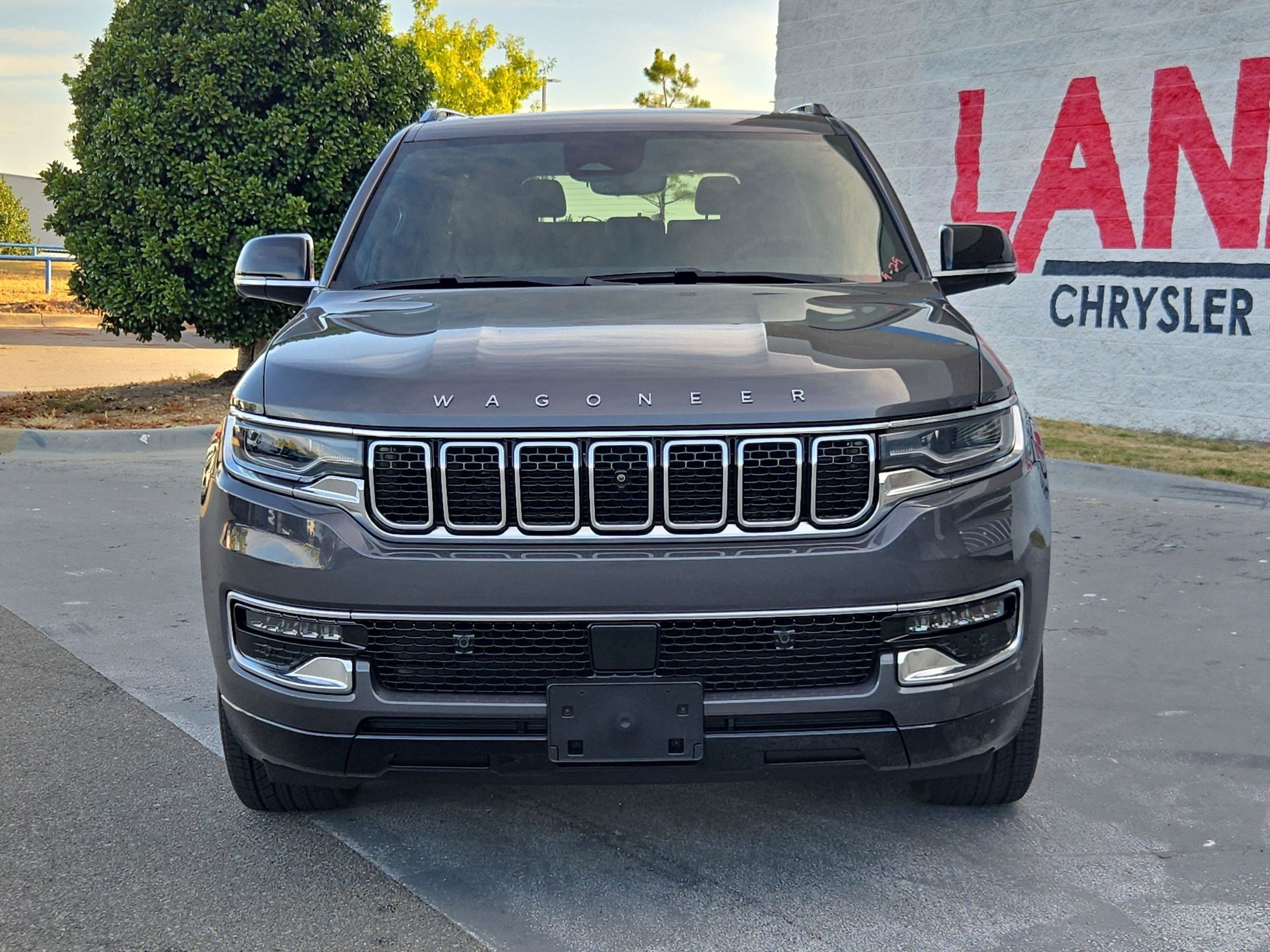 Used 2024 Jeep Wagoneer 4WD w/ Premium Group I image 2