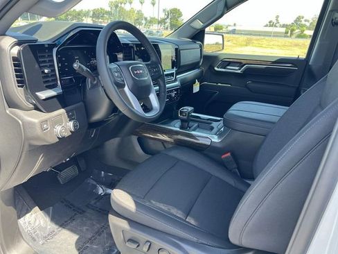 New 2026 GMC Sierra 1500 Elevation w/ LPO, Elevation Black Package RWD image 9