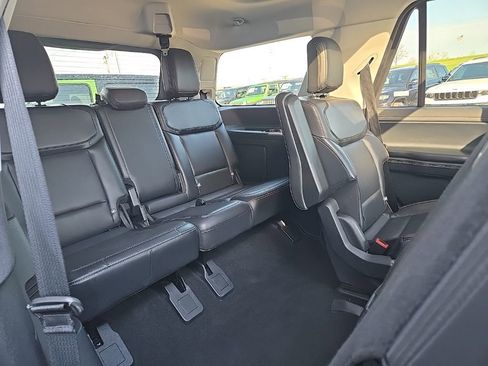 Used 2025 Ford Expedition Platinum AWD/4WD image 95