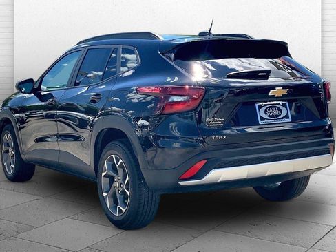 Used 2025 Chevrolet Trax LT w/ Driver Confidence Package FWD image 10