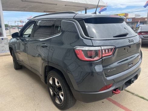 Used 2018 Jeep Compass Trailhawk w/ Leather Interior Group AWD/4WD image 5