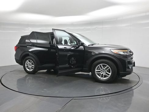 New 2026 Ford Explorer Active RWD image 30