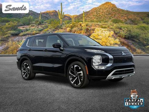 Used 2024 Mitsubishi Outlander SE image 1