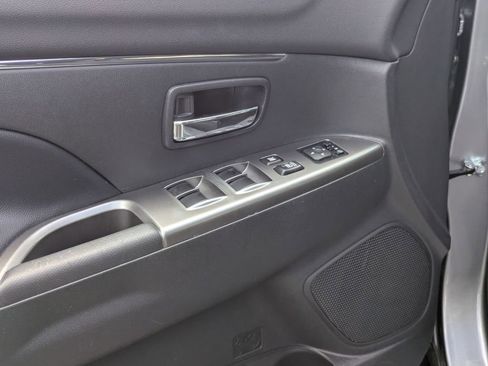 Used 2025 Mitsubishi Outlander Sport SE AWD/4WD image 16