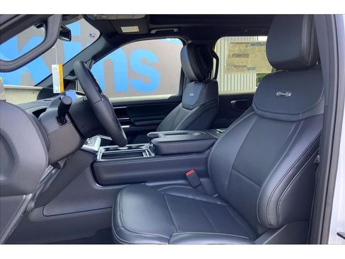 New 2026 Ford Expedition Max Platinum w/ Stealth Appearance Package AWD/4WD image 10